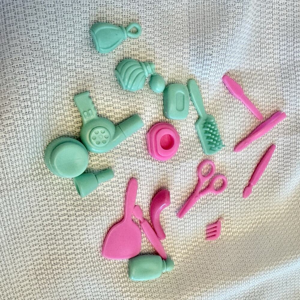 MATTEL Barbie Beauty Center Playset 1991 Pink Bathroom Vanity And Accessories - Picture 16 of 16